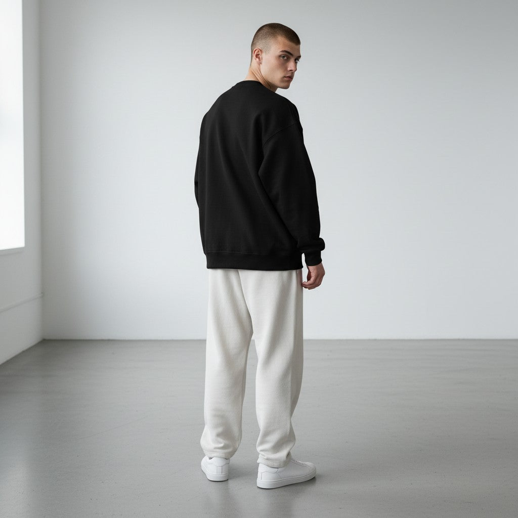 GYM PANTHERS black crewneck sweatshirt for men, long sleeves, ribbed cuffs and hem, classic fit.